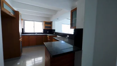Apartamento en Bella Vista, con piscina y área infantil - Imagen 4