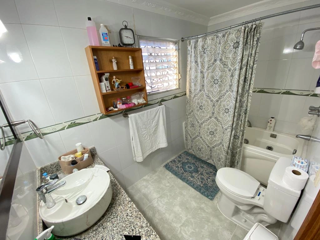 Casa grande en Marañón II, lista para mudarte a pasos de la Jacobo - Vista 3