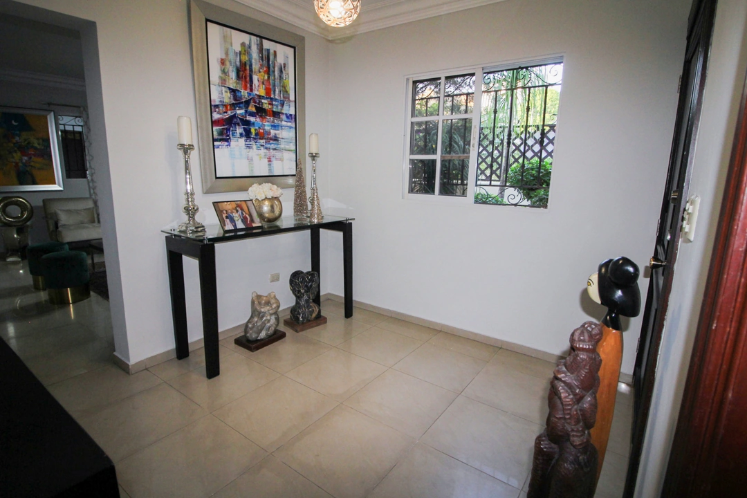 Commercial building for sale, University Zone location - View 4