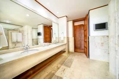 Inmenso Apartamento en Zona Exclusiva , La Romana! - Imagen 3