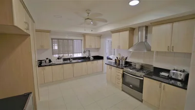 Penthouse con amplia cocina en venta sector Serrallés - Imagen 26