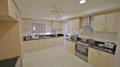 Penthouse con amplia cocina en venta sector Serrallés - Imagen 6