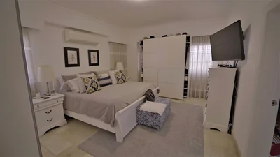 Penthouse con amplia cocina en venta sector Serrallés - Imagen 8