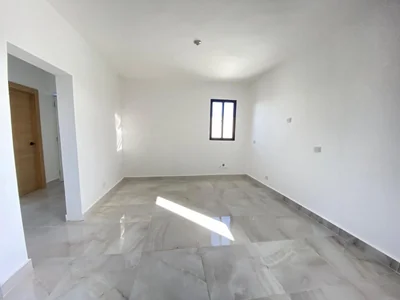 Casa de 3 niveles moderna a solo 10 minutos del Aeropuerto Internacional de las Américas - Imagen 12