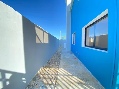 Casa de 3 niveles moderna a solo 10 minutos del Aeropuerto Internacional de las Américas - Imagen 15