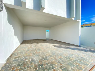 Casa de 3 niveles moderna a solo 10 minutos del Aeropuerto Internacional de las Américas - Imagen 17