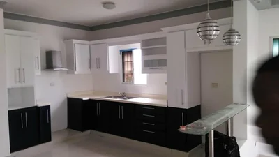 Pent-house en la Romana de oportunidad - Imagen 9