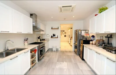 Lujoso Apartamento en la Av. Anacaona, Linea Blanca Incluida. - Imagen 17