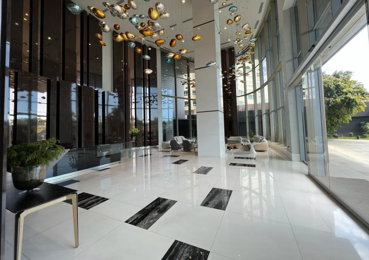 Luxurious Apartment on Anacaona Avenue, Appliances Included. - View 2