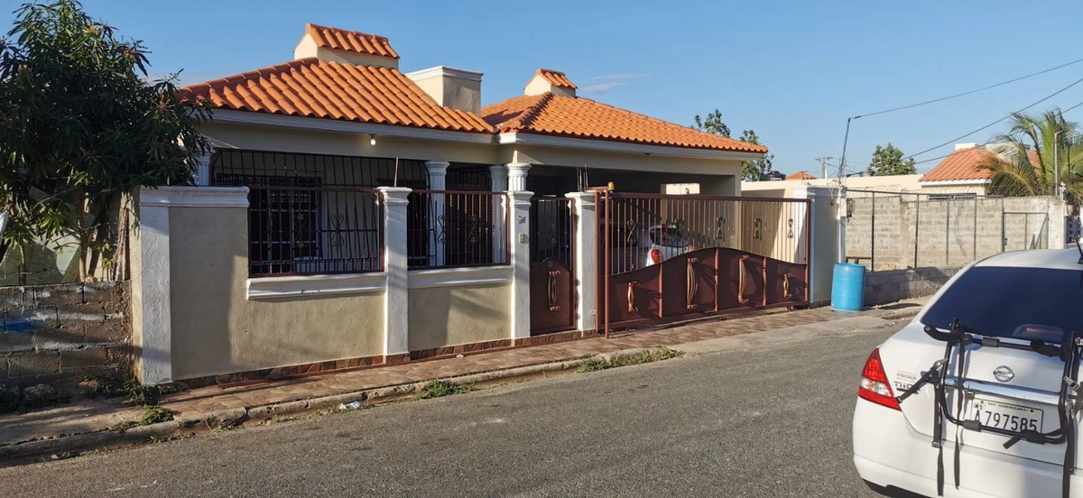 Hermosa casa familiar - Vista 3