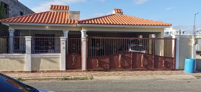 Hermosa casa familiar - Imagen 1