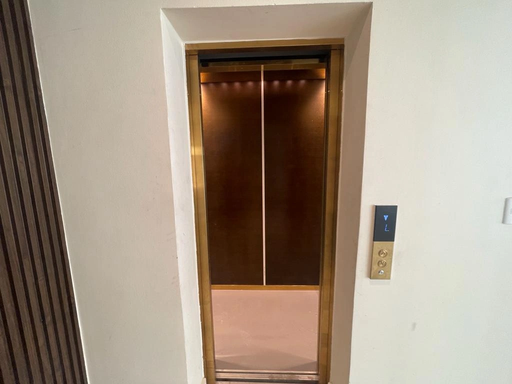 APARTAMENTO DE 1 HABITACION, EN SERRALLES - Vista 3