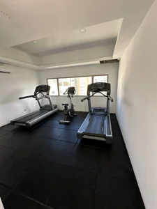 Apartamento en alquiler en el sector de Naco, amueblado con piscina y gimnasio - Imagen 8