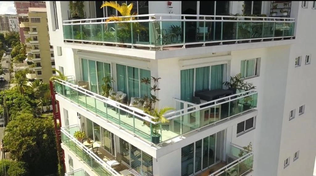 Apartamento Amueblado en la Esperilla, 3 habitaciones y 2 parqueos