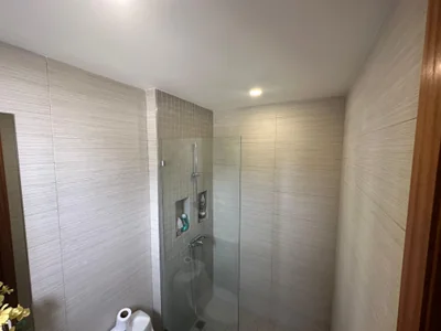 Apartamento en venta sector Evaristo Morales con 3 parqueos - Imagen 11