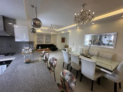 Apartamento en venta sector Evaristo Morales con 3 parqueos - Imagen 14