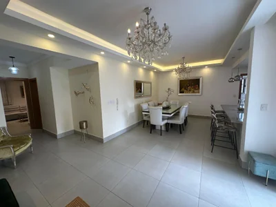 Apartamento en venta sector Evaristo Morales con 3 parqueos - Imagen 20