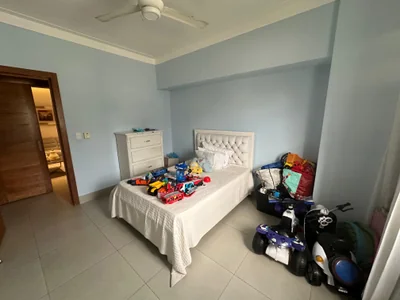 Apartamento en venta sector Evaristo Morales con 3 parqueos - Imagen 10