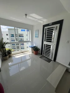 Hermoso Apartamento de 3 habitaciones - Imagen 2