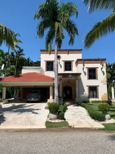 Villa en Juan Dolio dentro del complejo Metro Country Club