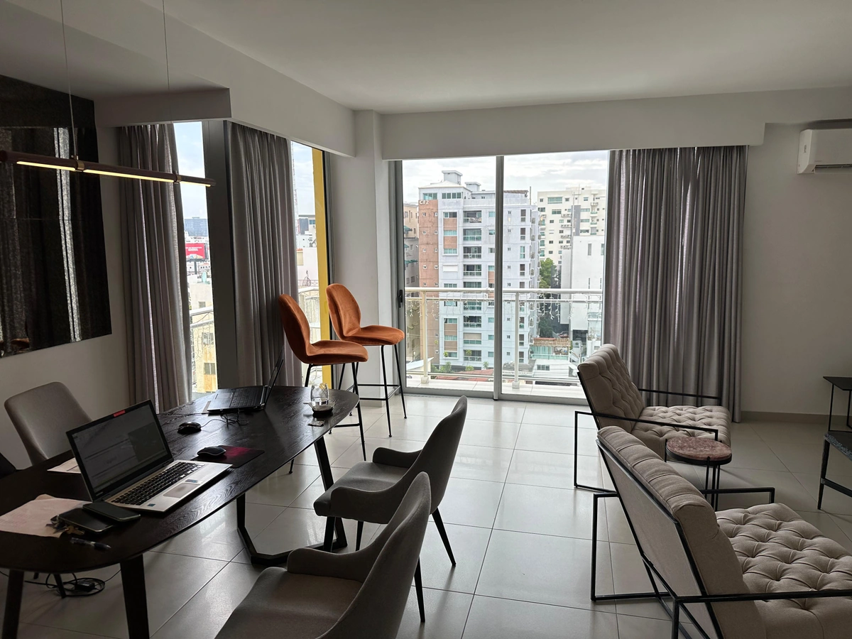 Apartamento de 2 habitaciones con estudio en Evaristo Morales, Distrito Nacional - Vista 4