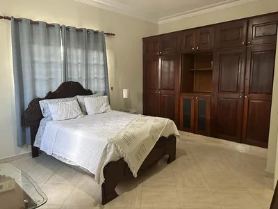 Casa en venta sector de Arroyo Hondo con 530 metros cuadrados y piscina - Imagen 2