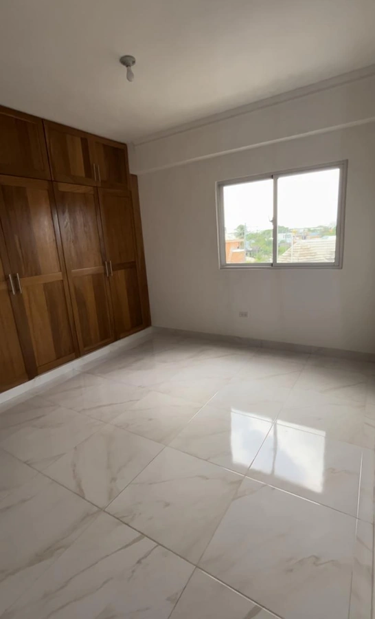 Amplio apartamento disponible para venta o alquiler - Vista 4