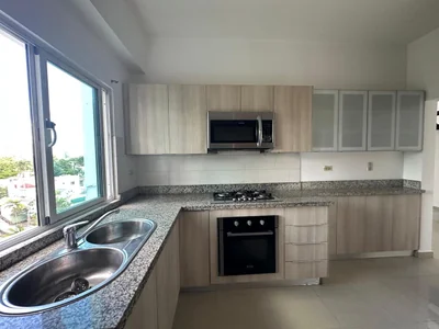 Lujoso y amplio penthouse en Urbanización Fernandez, Distrito Nacional - Imagen 11