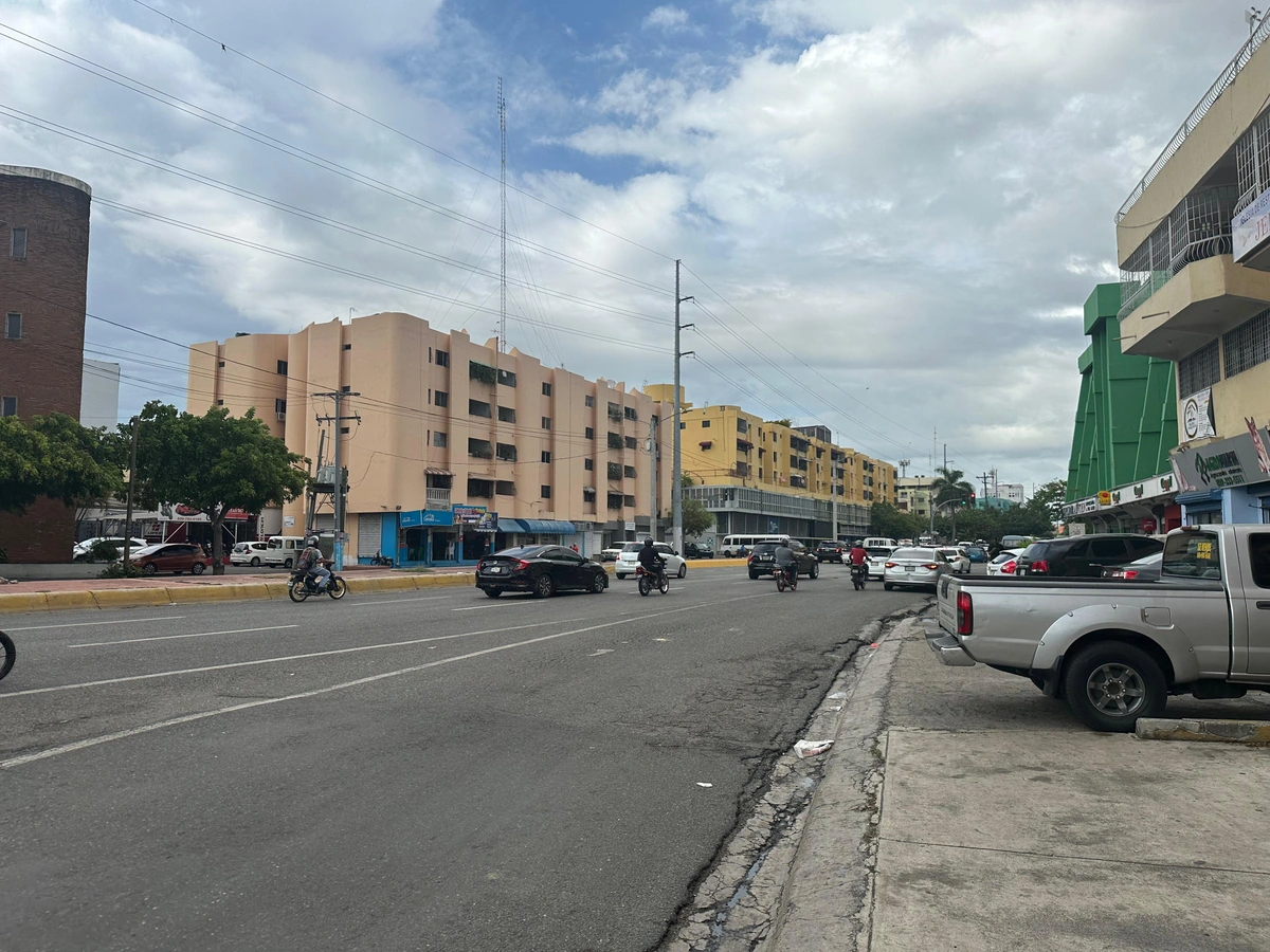 Local comercial de 2 niveles en alquiler en la avenida México, San Carlos, Distrito nacional - Vista 4