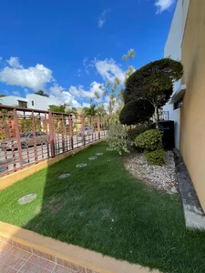 Exclusiva Casa de  Dos Niveles con Terraza, Jacuzzi y Amplias Facilidades – ¡El Hogar Perfecto para tu Familia! - Imagen 11