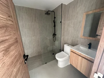 Apartamento en segundo nivel con terraza en Arroyo hondo - Imagen 11