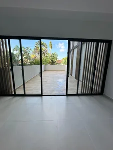 Apartamento en segundo nivel con terraza en Arroyo hondo - Imagen 4