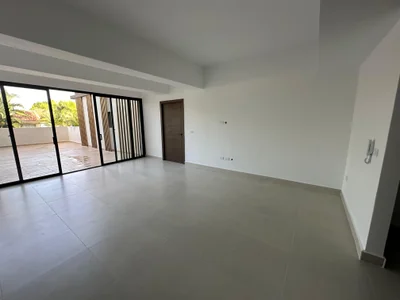 Apartamento en segundo nivel con terraza en Arroyo hondo - Imagen 6