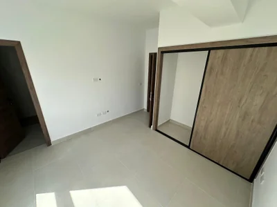 Apartamento en segundo nivel con terraza en Arroyo hondo - Imagen 7