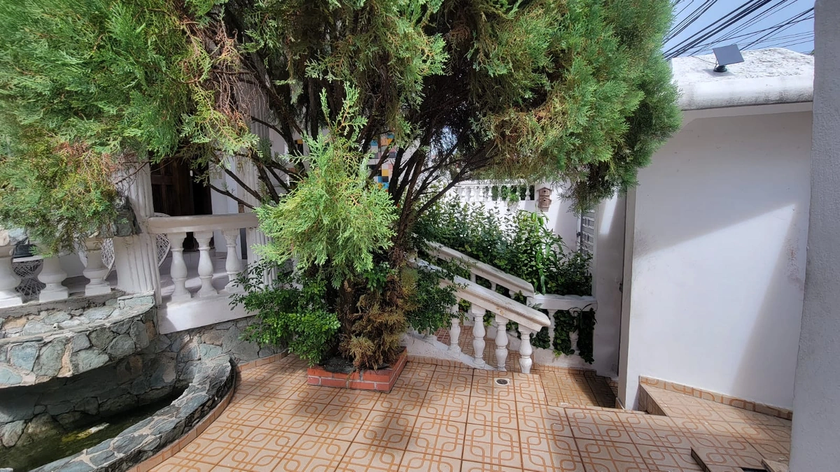 Casa en Las Colinas de Los Rios (cerca de Carrefour) - Vista 3