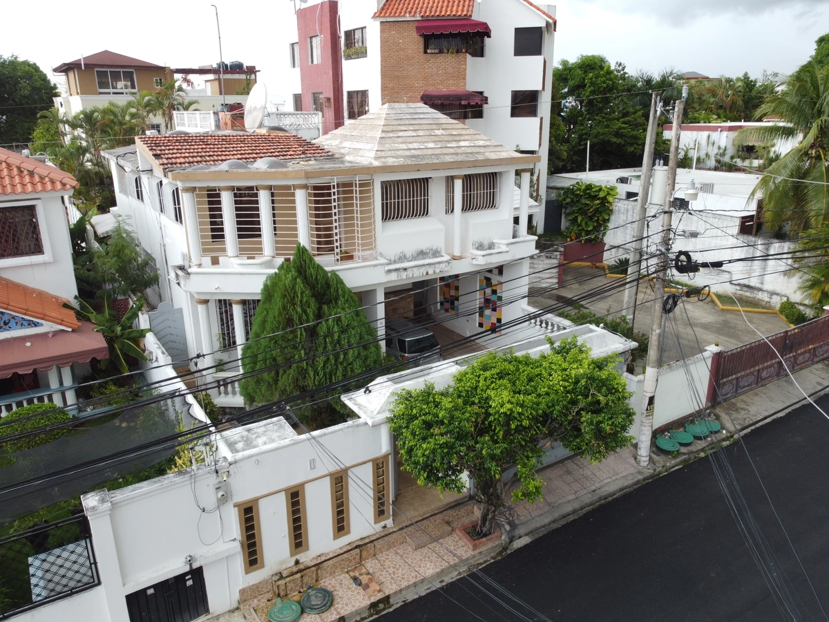 Casa en Las Colinas de Los Rios (cerca de Carrefour)