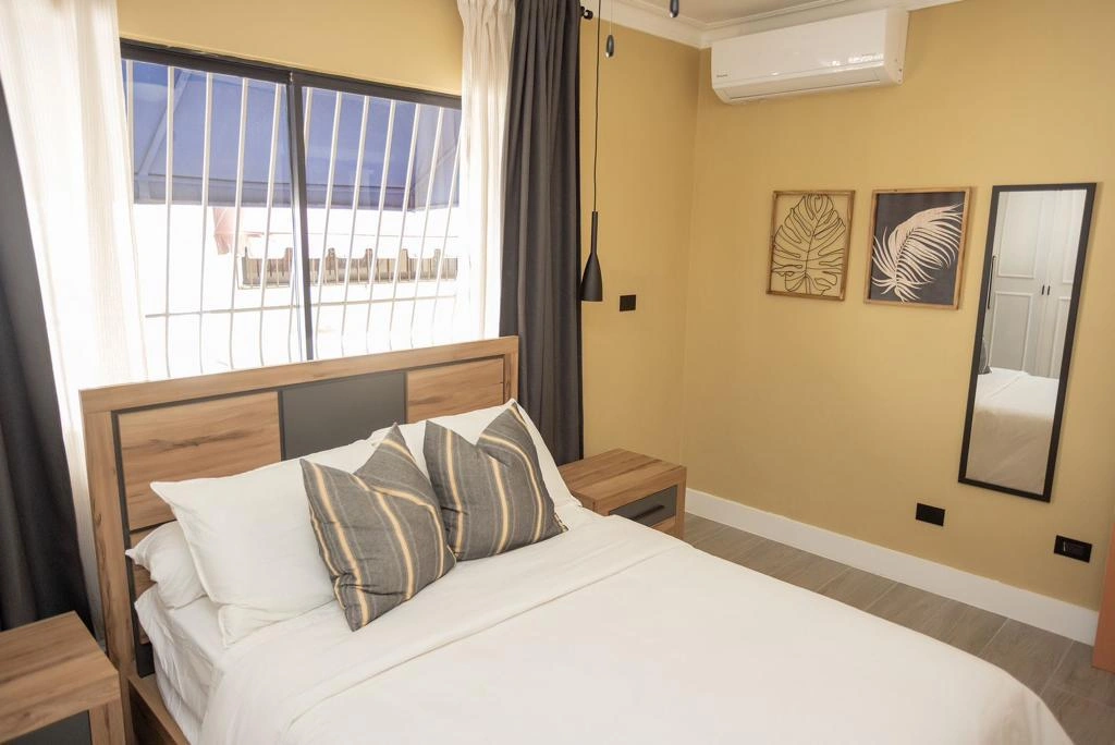 Apartamento en renta amueblado en sector Naco, 2 habitaciones con sus baños - Vista 4