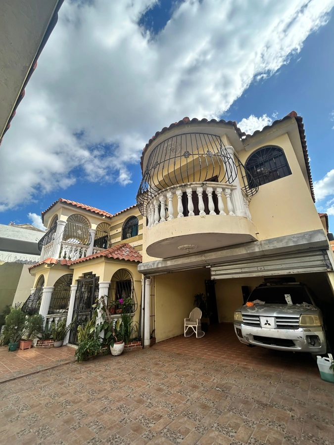 ¡Oportunidad Única! Casa en Venta en el Sector Los Corales - Vista 2