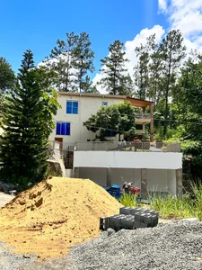 Villa en Jarabacoa con 1,322 metros de terrenos, 5 habitaciones con piscina - Imagen 16