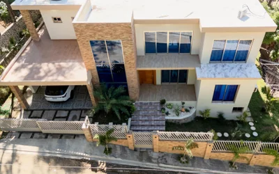 Villa en Jarabacoa con 1,322 metros de terrenos, 5 habitaciones con piscina - Imagen 5