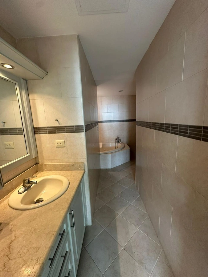 Amplio Apartamento en Exclusiva Torre en los Cacicazgos , 3 Habitaciones. - Vista 4