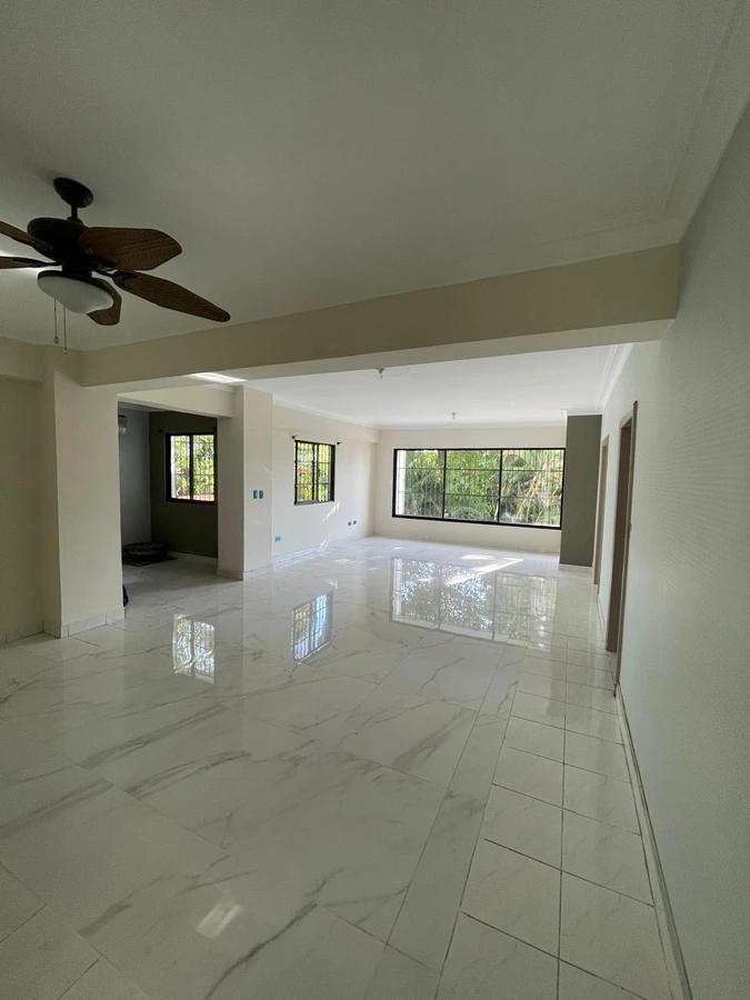 Amplio Apartamento en Bella vista