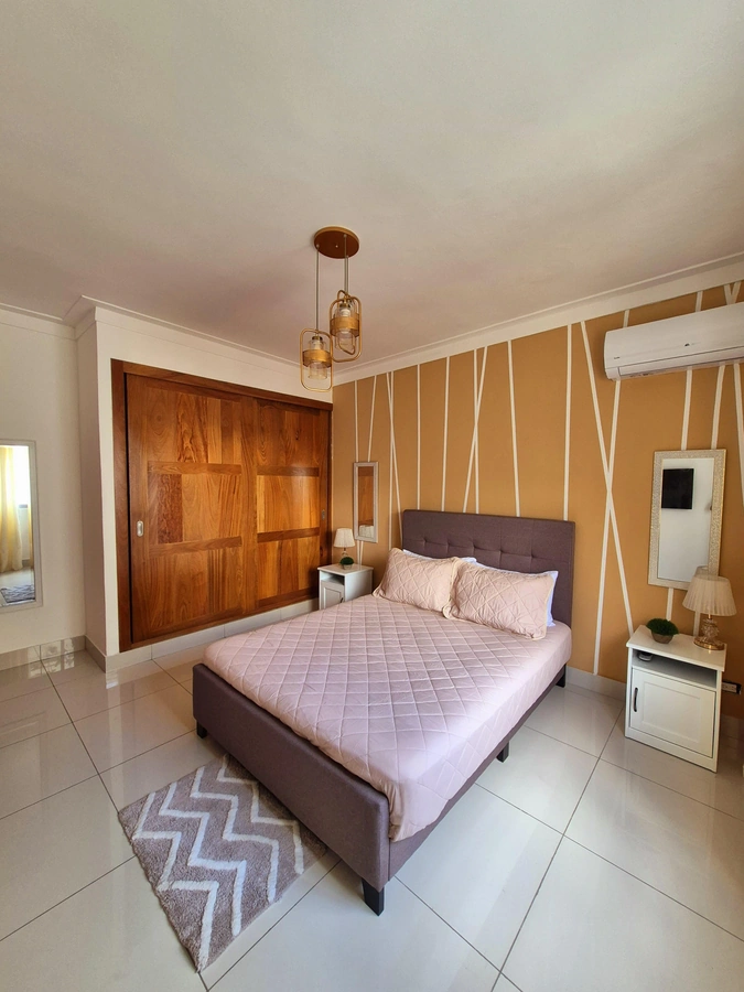 Furnished one-bedroom apartment - View 4