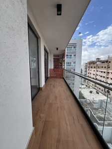 Apartamento de 2 habitaciones con terraza completa en la Sarasota - Imagen 17